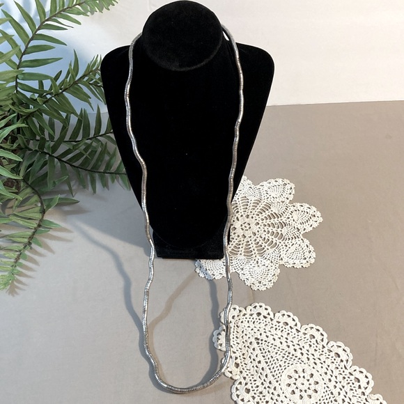 Vintage Flexible Metal Coil Abstract Necklace - Picture 10 of 12